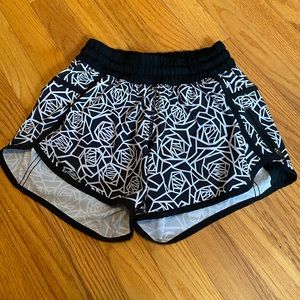 Lululemon tracker shorts 4